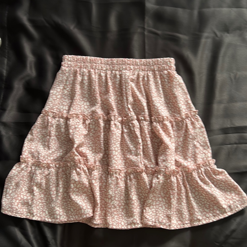 Spotted pink knee skirt